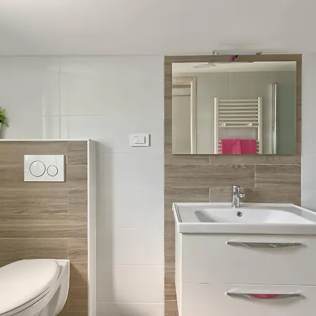 ヴィラ Family Nicole プーラ