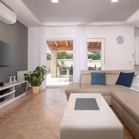 Villa Family Nicole Pula