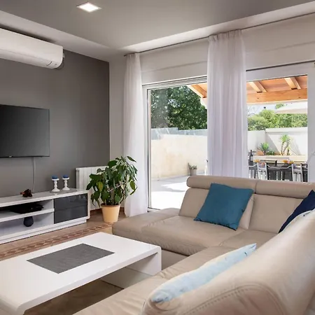 ヴィラ Family Nicole *