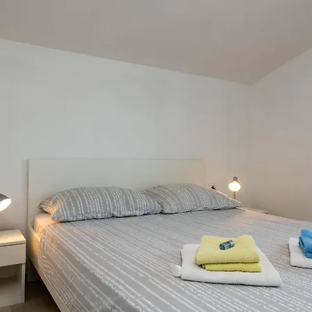 ヴィラ Family Nicole プーラ