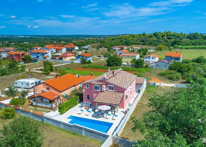 ヴィラ Family Nicole *