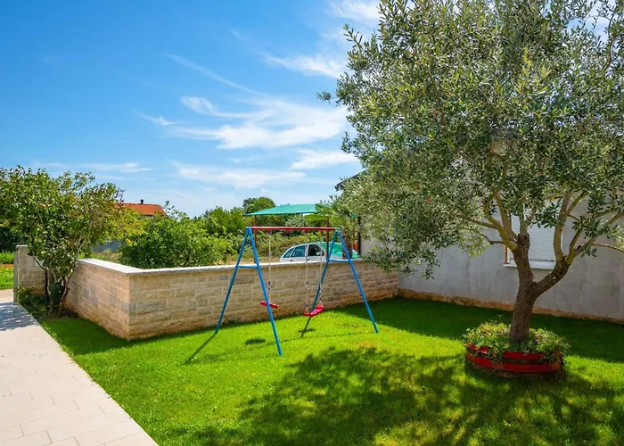 Family Nicole ヴィラ プーラ