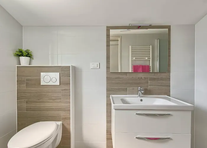 Vila Family Nicole Pula