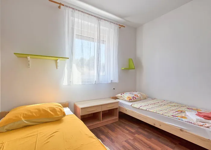 Family Nicole * Pula