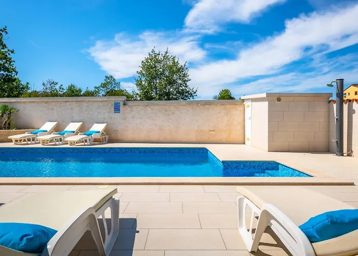 Family Nicole Vila Pula